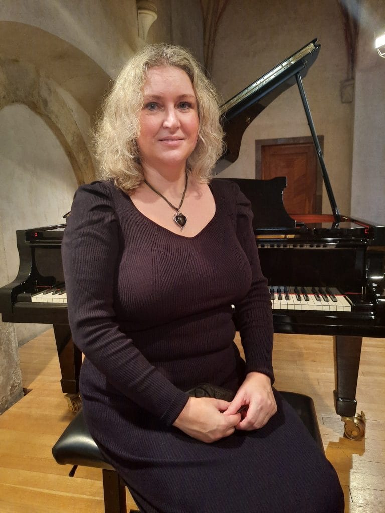 PhDr. Švajdová Hana